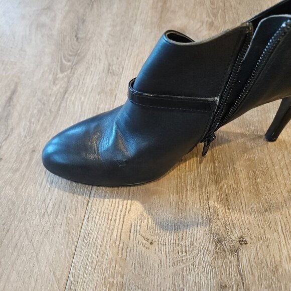 Nine West Booties, black, size 9.5 - Picture 8 of 8